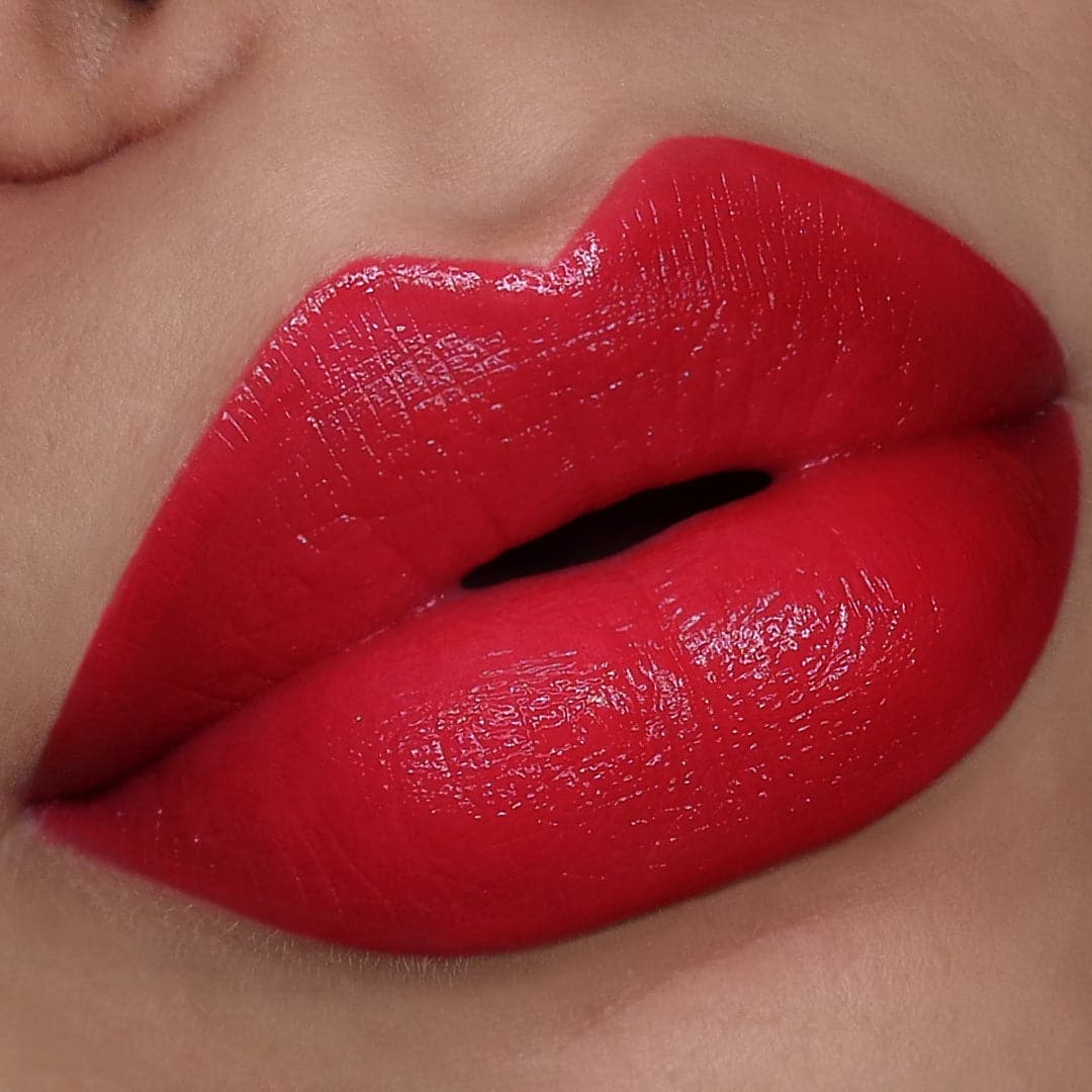 Pretty & Plump Plumping Lipstick - Image 20