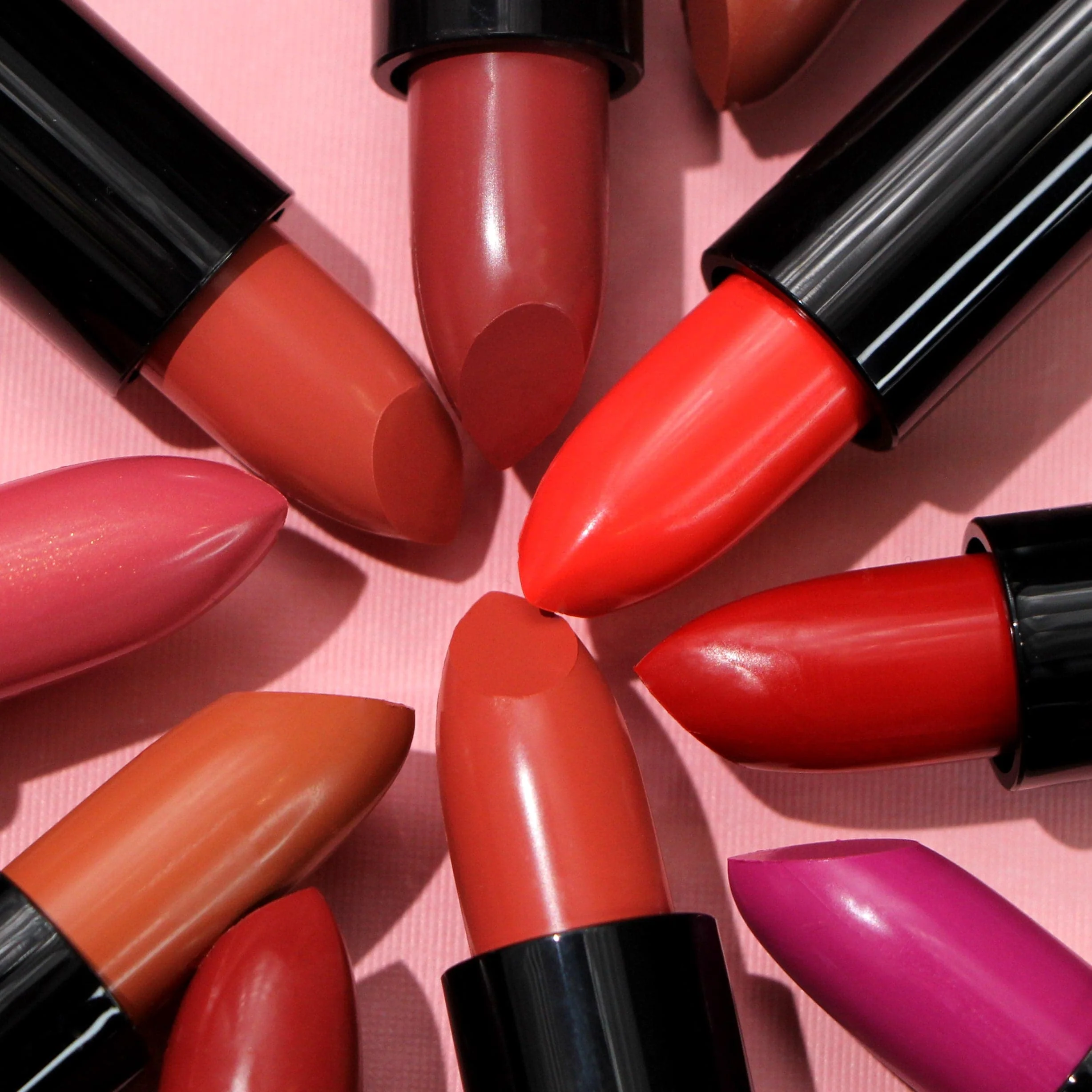 Pretty & Plump Plumping Lipstick - Image 21